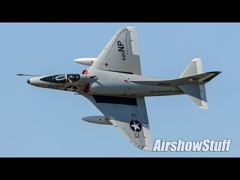 A-4 Skyhawk Aerobatics - Northern Illinois Airshow 2017
