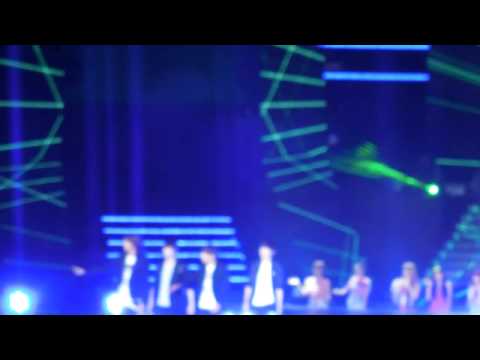 [FANCAM] 120623 Music Bank in Hong Kong_CNBLUE