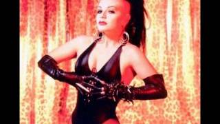 Alaska y Dinarama, Perlas Ensangrentadas.