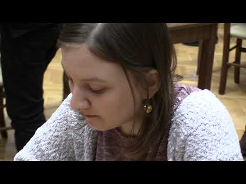 študentky SŠ 2.3.  Slabá Andrea - Bobrová Katarína 1 - 0