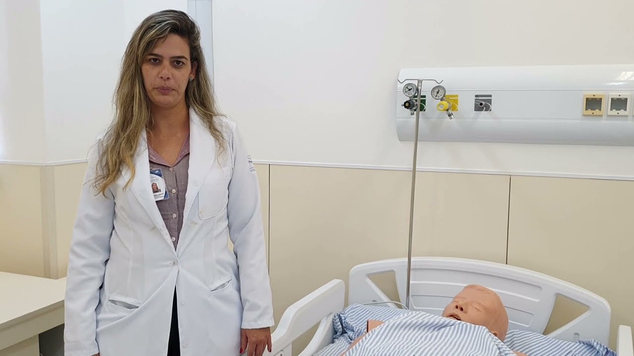 Cuidados com a sonda de gastrostomia.