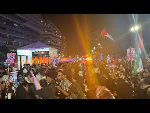 Video Thumbnail: Pro-Palestinian protest outside Israeli PM Netanyahu's hotel in Washington | AFP