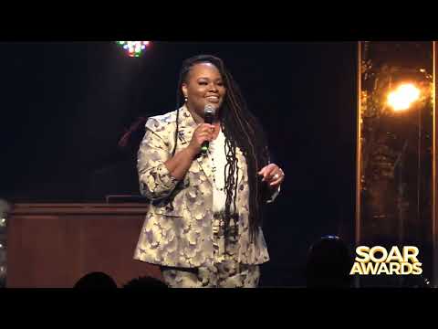 2022 Soar Awards: Tasha Cobbs Leonard tributes Bishop William Murphy “Praise is What I Do”