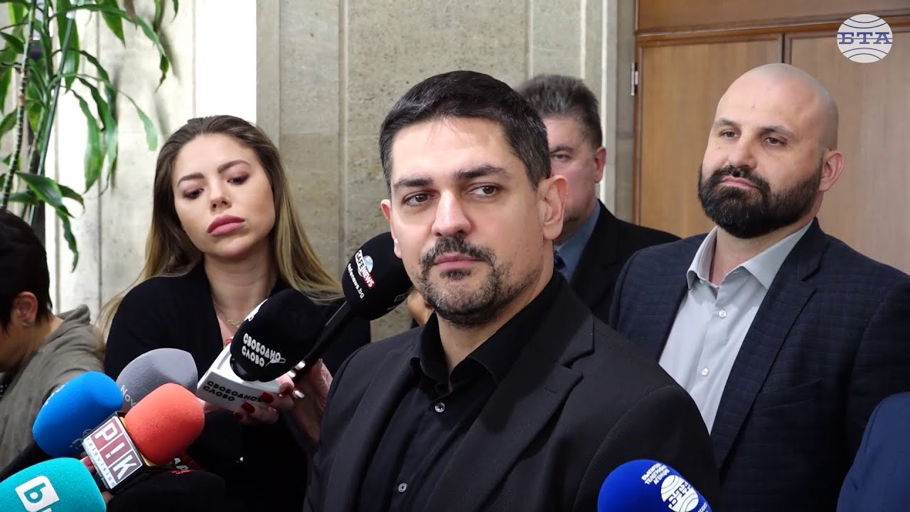 Целта и желанието ни е правителството да падне колкото се може по-скоро, каза Радостин Василев