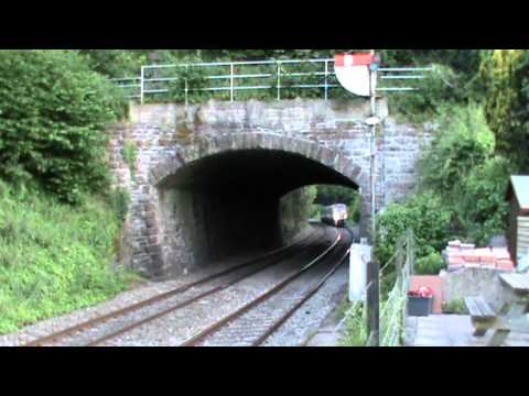 175004 heads up Pontrilas with horn from driver 04.07.11