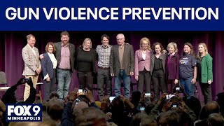 Gabby Giffords pushes for action on gun laws at Minnesota townhall