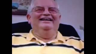 Download lagu Orang tua yang tertawa lucu mp3 Download lagu Orang tua yang tertawa lucu mp3