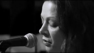 The Barefoot Blues Band unplugged - Crazy