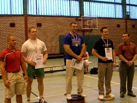 Koronacja złoto :)   Wyciskanie sztangi Leżąc /  Świtał