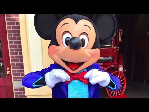 The Evolution of Mickey Mouse costumes from Disney theme parks Episode 1