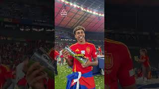 Lamine Yamal foi realmente banhado por Messi? 👀 #messi #yamal #fcbarcelona