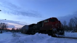 preview picture of video 'SUNRISE! CN 8963 at Washago (26JAN2013)'