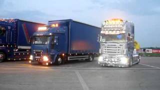 preview picture of video 'Czech Truck Fest 2010 - evening show - best lit trucks 2'