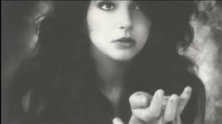 Oh to be in Love! by Kate Bush: Lyrics and Sub