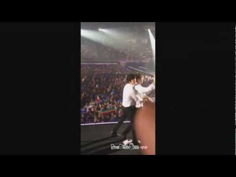 120317 Super Show 4 in Bangkok - Ending and Eunhae back hug [LoOknAm]