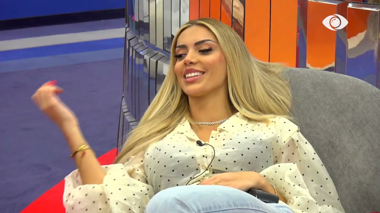 Të jetë e mençur ajo, nuk ulet afër teje/ Brikena-Mirit për Edisën, banorja: Je e vetmja që...