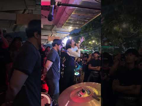 Tentang Bunga - Romantic Echoes ft David Bayu live at Demajors Jakarta