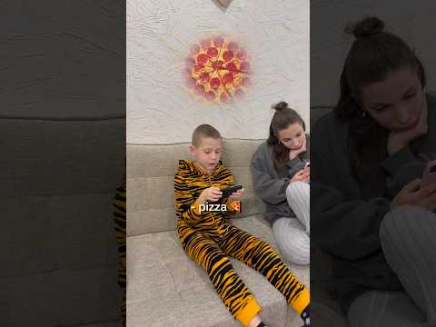 Toti mănâncă fasole🤣 #shorts