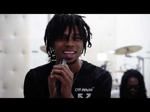 D'yani live acoustic