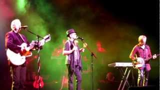 The Monkees perform &quot;What am I doin hangin round&quot;  in Buffalo, NY on 11/18/12