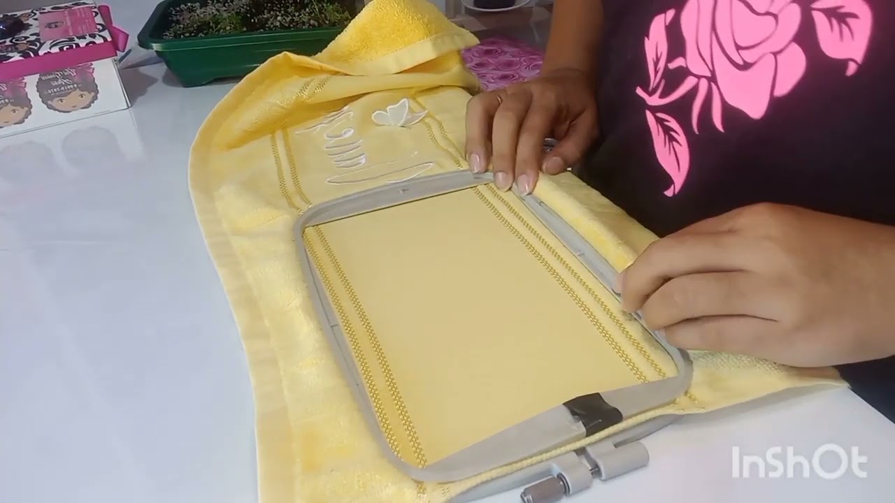 TOALHA DE BANHO BORDADA