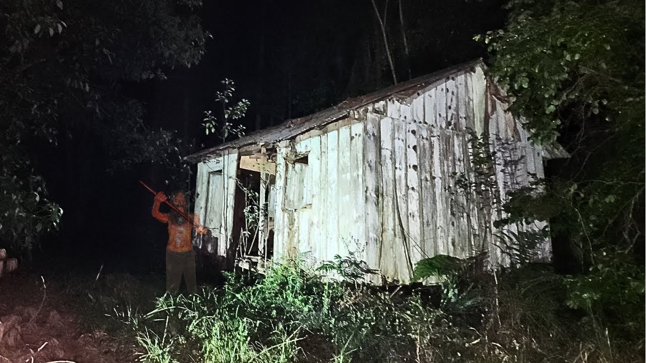 O LENHADOR ESTAVA FURIOSO E PROVOU QUE ESTAVA NO LOCAL ASSOMBRANDO
