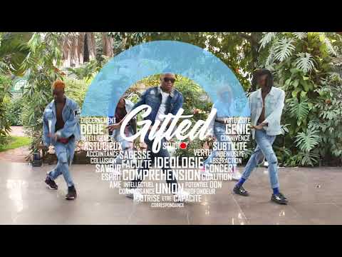 Voir la vidéo : Affiches et visuels pour réseaux