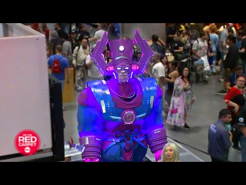 This is one of the largest costumes in the world! | Galactus cosplay at SDCC