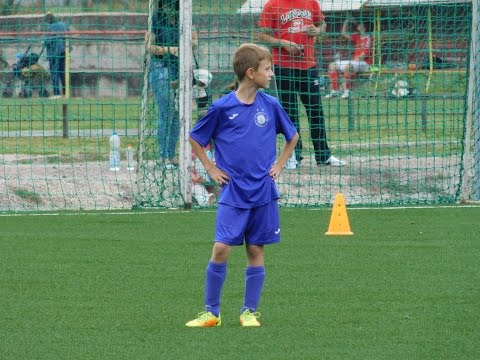 Baráth Olivér (2006.11.16) Újpest FC U11 Kölyökliga 2016.10.02 néhány momentum