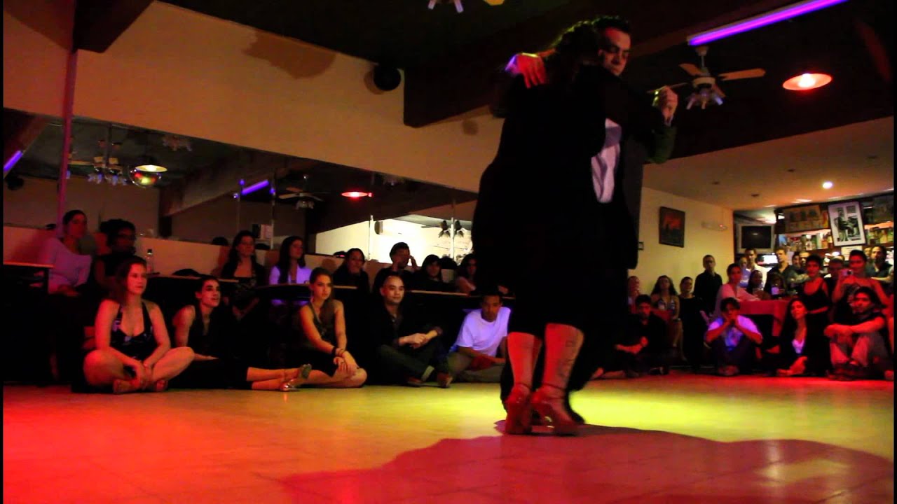 AYELEN QUIROGA Y JULIAN VILARDO (MILONGA 10) 04