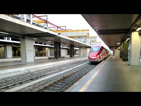 Partenza del Frecciarossa 1000 9646 di Trenitalia Roma Termini-Torino Porta Nuova