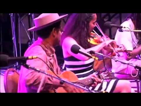 Carolina Chocolate Drops cover Johnny Cash "Jackson" Live @ Grey Fox Festival 2013