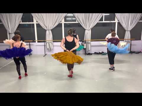 Burlesque Feather Fan Dancing Course - Progressive Routine