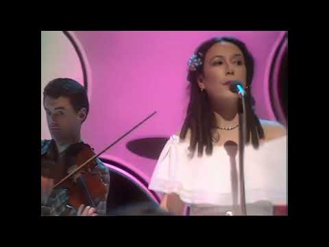 Fiddler’s Dram – Day Trip To Bangor - (30) Top of the Pops - S17E01 - 3rd Jan 1980