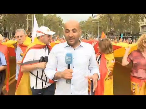 معارضو الانفصال في إسبانيا يحيون العيد الوطني في ظل الأزمة الكاتالونية