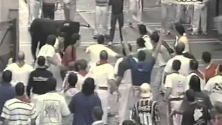 preview picture of video 'Encierro San Fermin Pamplona  2002'