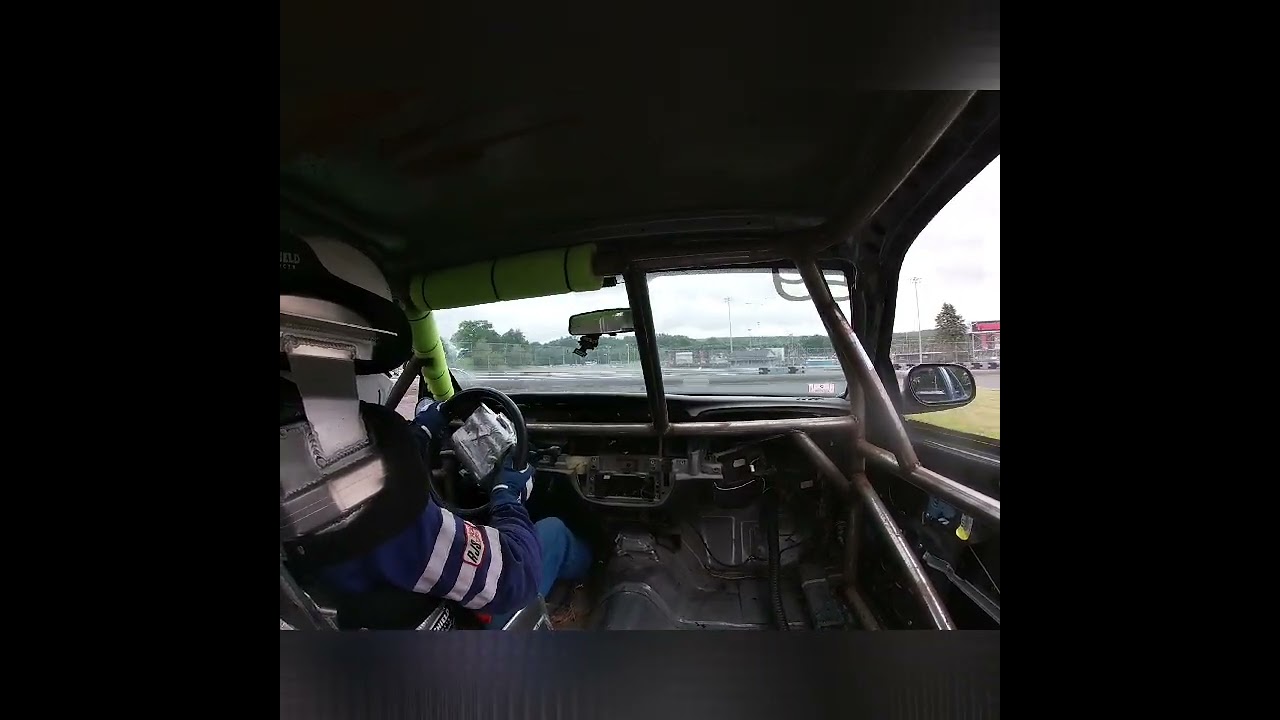 Thompson Speedway Race Footage: Car #59 by Chris Knight