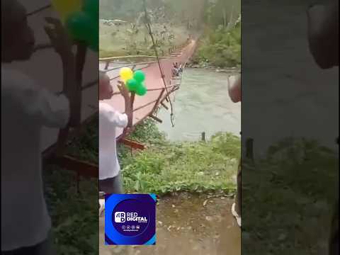 Un puente colgante se cayó cuando era inaugurado en Bagadó #Chod
