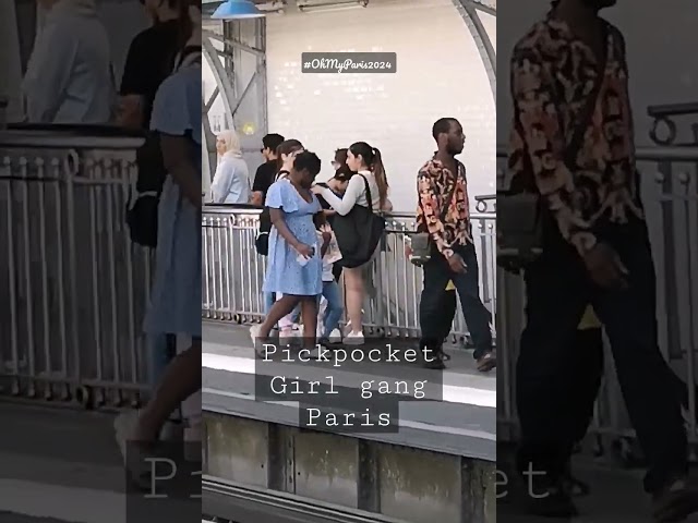 Paris Pickpocket girl gang waiting for victims #OhmyParis2024 Paris Pickpocket girl gang waiting for victims #OhmyParis2024