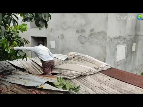 IL EST TOMBÉ DU TOIT 😱