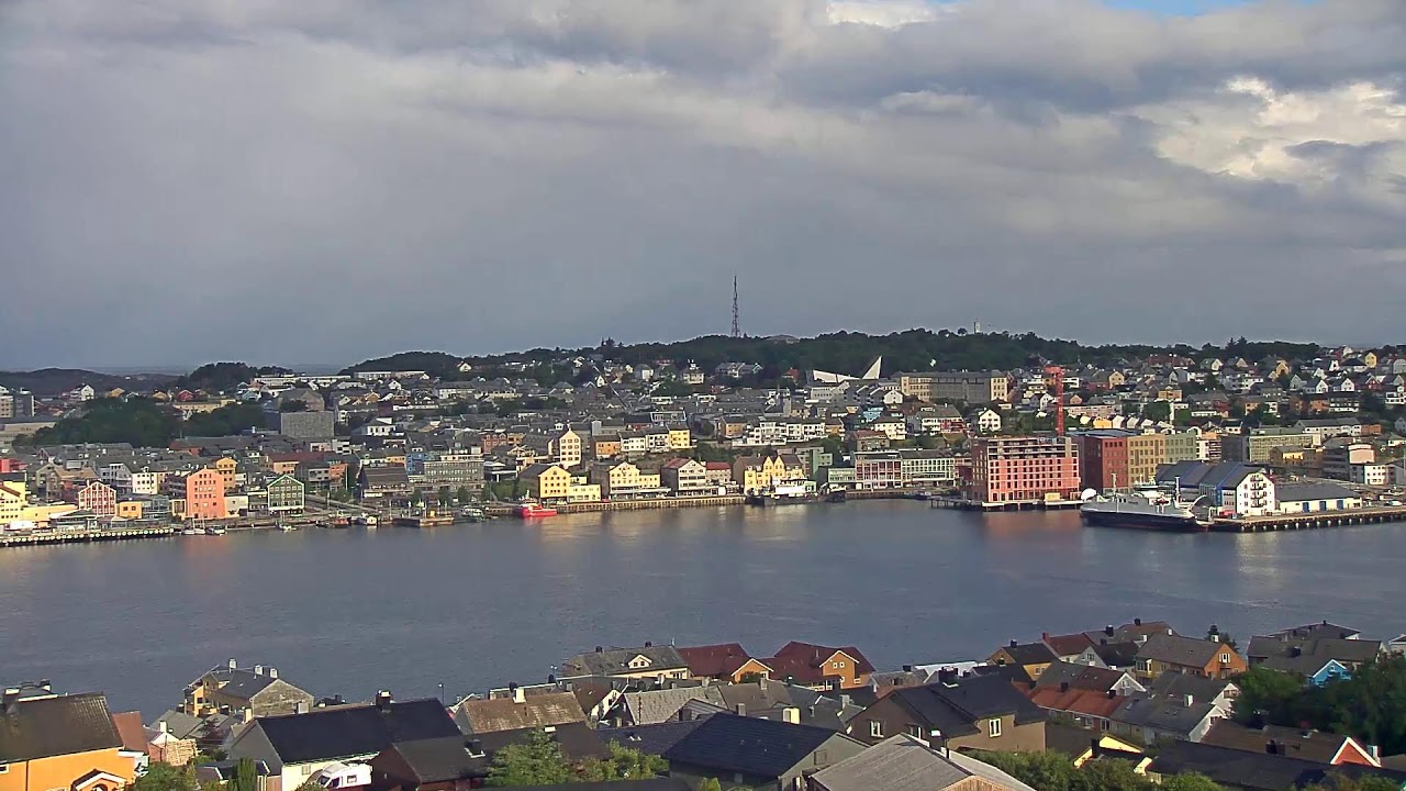 Live webcam view of Panorama del Puerto de Kristiansund