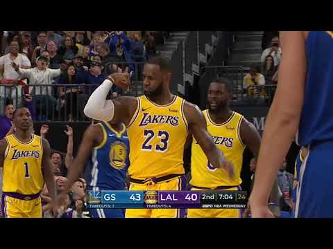 Lebron James con la mejor jugada de la noche