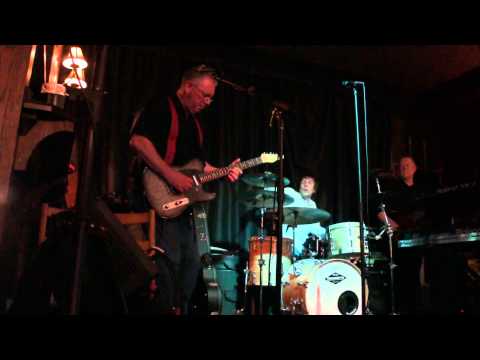 Jeff Grant covers Crossroads at Henry's Swing Club