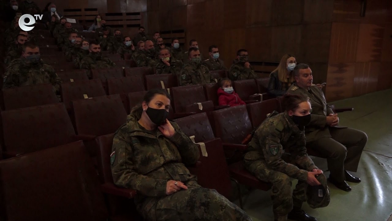 Скромно и с много наградени 101-ви алпийски полк посреща празника на армията