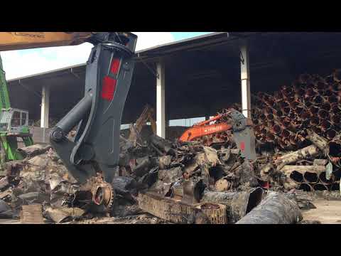 BULLDOZER SCRAPPING BY VTN SCRAP SHEAR CI7000 - PART 3