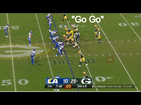 Aaron Rodgers Tells Referee to "GO" as He Stands in The Middle of Everyone