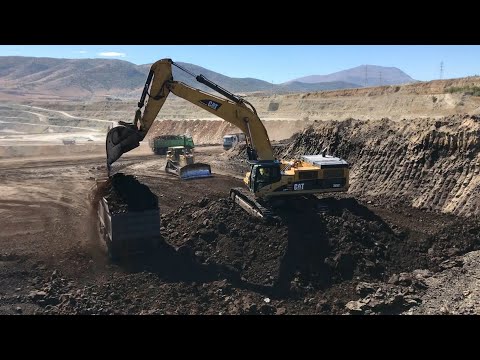 Caterpillar 385CL Excavator Loading Coal On Trucks - Sotiriadis/Labrianidis Mining Works