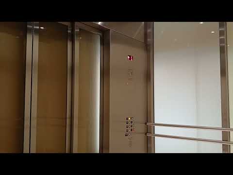 Infamous MEI Hydraulic Elevator @ Mall Of America -Bloomington MN