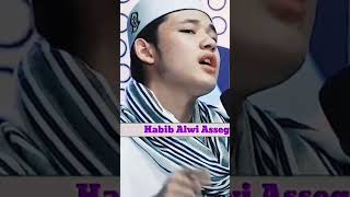 Download lagu Grandfather Sayyid Alwi Assegaf's whisper to his pious grandson #shorts mp3