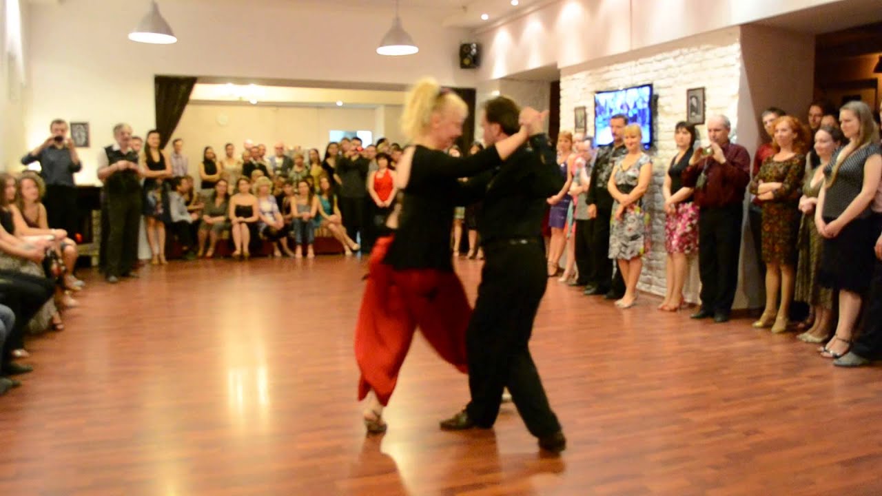 Elvira Malishevskaya y Alex Barbolin. Милонга в "Квартале танго".